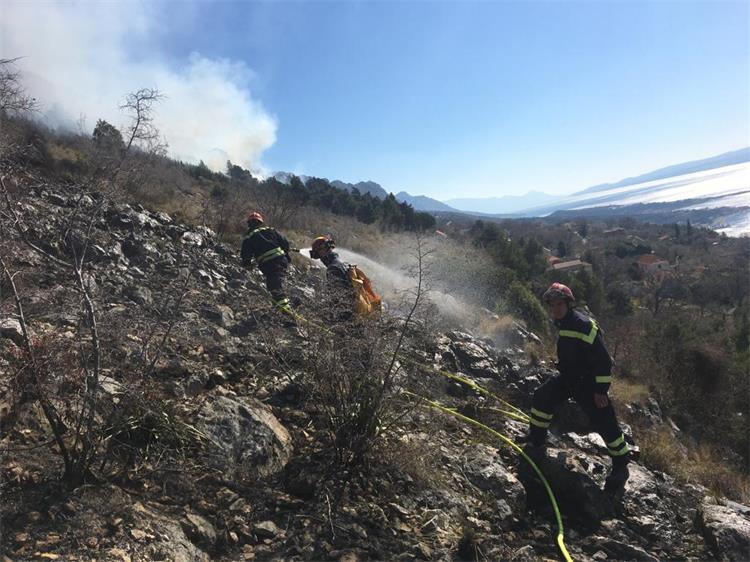 Slika /slike/Požar Jesenice.jpg